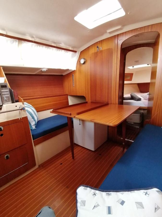 Cozy Sailboat In Barcelona!! No Showers Sant Adrià de Besòs Exterior foto
