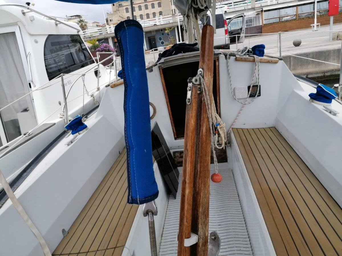 Cozy Sailboat In Barcelona!! No Showers Sant Adrià de Besòs Exterior foto